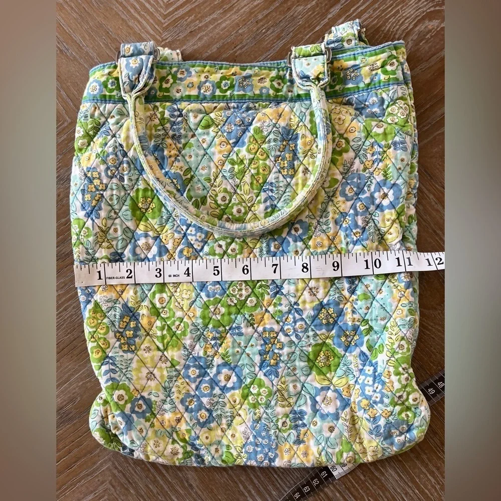 Vera Bradley Tote Bag Retired English Meadow Pattern